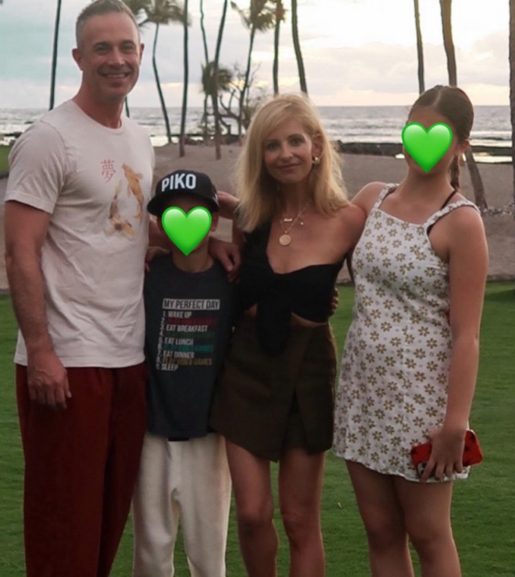 莎拉米歇爾蓋拉SARAHMICHELLEGELLAR分享了她和小弗雷迪普林茲FREDDIEPRINZEJR的兩個(gè)孩子家庭度假的罕見照片
