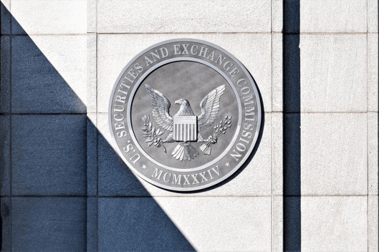 SEC 因錯(cuò)誤的比特幣 ETF 推文而面臨加密貨幣領(lǐng)袖的強(qiáng)烈反對(duì)
