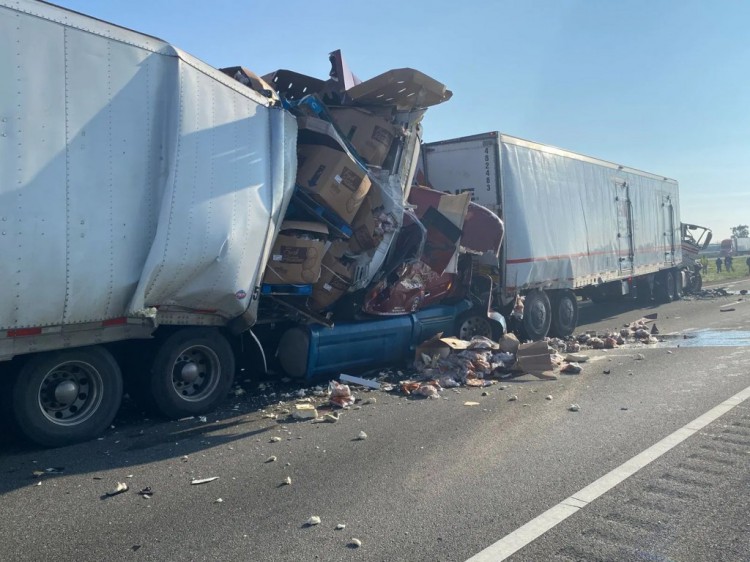 加州I5公路上35輛車連環(huán)相撞造成2人死亡9人住院我一生中最可怕的事故