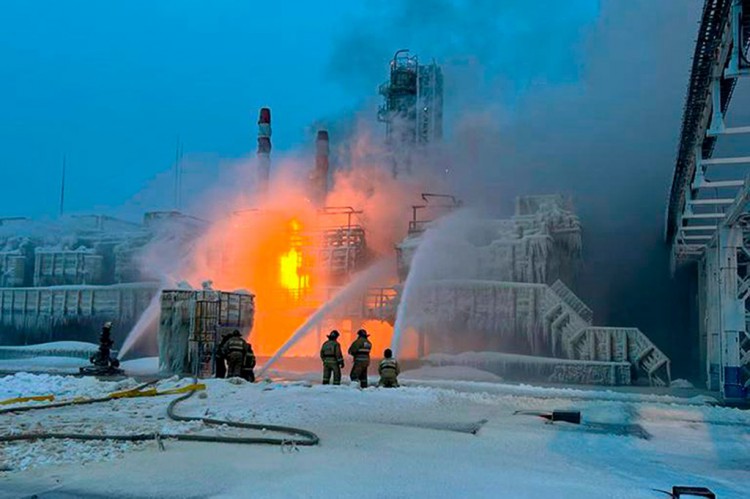 官員報告稱俄羅斯占領的烏克蘭市場遭炮擊造成至少18人死亡