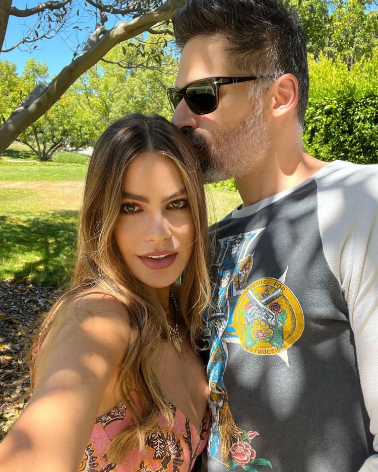 索菲亞維加拉SOFíAVERGARA不想在喬曼加尼羅JOEMANGANIELLO的婚姻中成為老媽媽這對孩子不公平