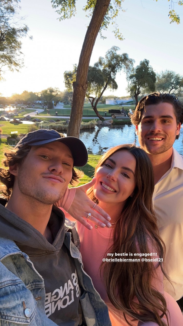 布里埃爾比爾曼BRIELLEBIERMANN與棒球運動員比利塞德爾BILLYSEIDL訂婚永遠和你在一起