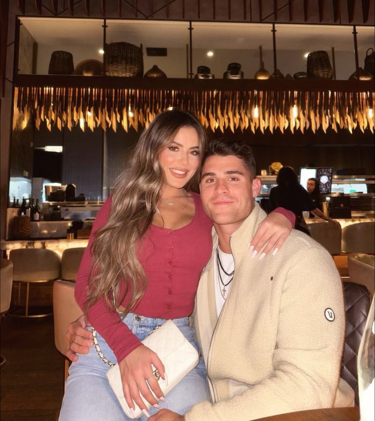 布里埃爾比爾曼BRIELLEBIERMANN與棒球運動員比利塞德爾BILLYSEIDL訂婚永遠和你在一起