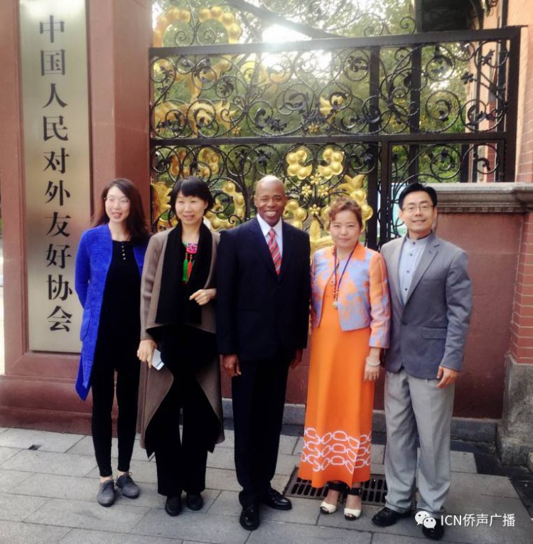 美聯(lián)儲調(diào)查亞當(dāng)斯高級助手是否利用紐約商場工人作為其競選活動的非法稻草捐贈者來源