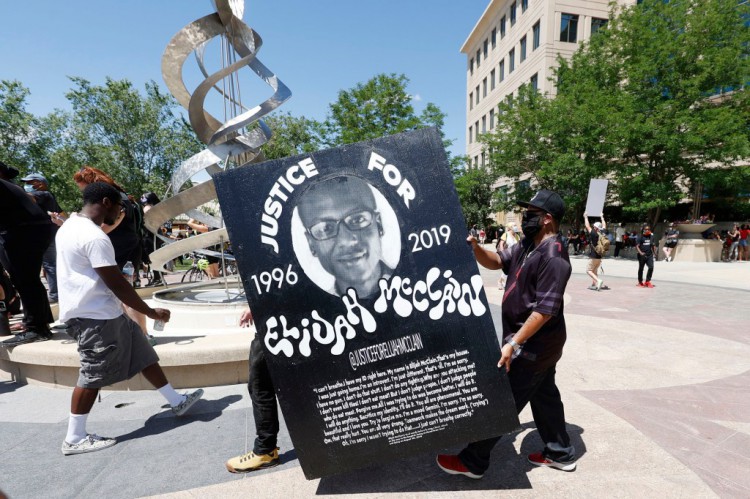護理人員因以利亞麥克萊恩ELIJAHMCCLAIN死亡而被判入獄5年這是罕見的針對醫(yī)療響應人員的案件