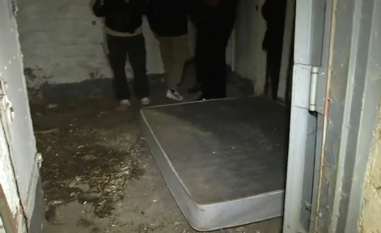 紐約市最差房東因700多項公開違規(guī)行為被通緝包括霉菌蟑螂和鉛粉