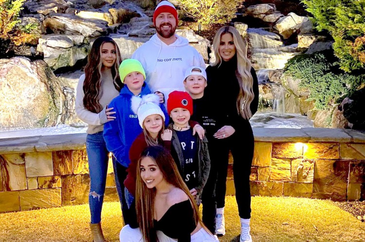 KIMZOLCIAK和KROYBIERMANN在離婚期間被勒令支付5000美元聘請父母健康評估員
