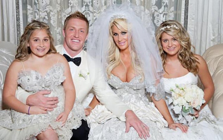 KIMZOLCIAK和KROYBIERMANN在離婚期間被勒令支付5000美元聘請父母健康評估員