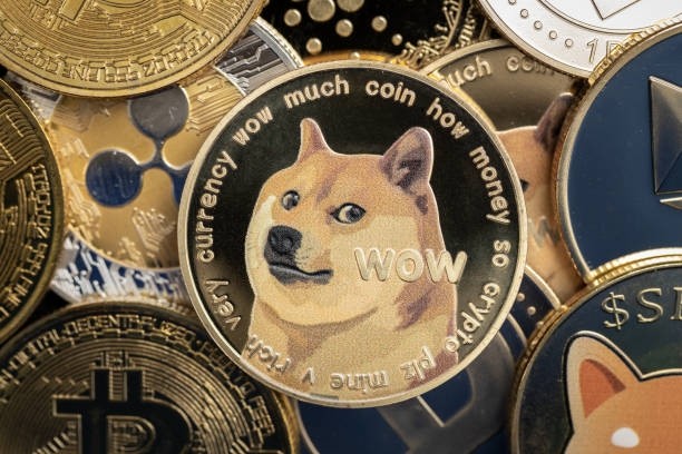 了解狗狗幣從模因到數(shù)字貨幣介紹狗狗幣最初是根據(jù)流行的互聯(lián)網(wǎng)模因創(chuàng)建的一個輕松笑話現(xiàn)已發(fā)展成為加密