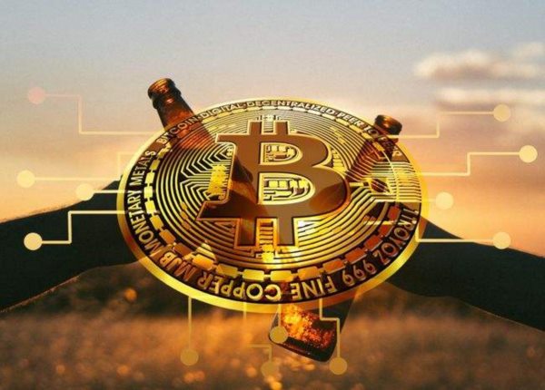 ETH的意思是以太坊，10.22比特幣以太坊凌晨的行情分析顯示上漲勢頭強勁，預計將直達13000